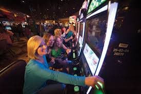 Live casino trực tuyến với dealer chuyên nghiệp và đa dạng